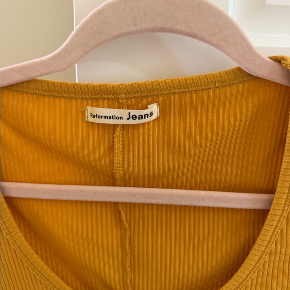 Reformation Mustard Yellow Short Sleeve Top - Picture 3 of 4